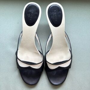 Vintage Gucci black and white color block kitten heel